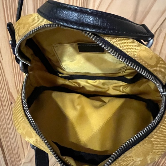 Gucci “Off The Grid” Messenger Bag. - Picture 6 of 6